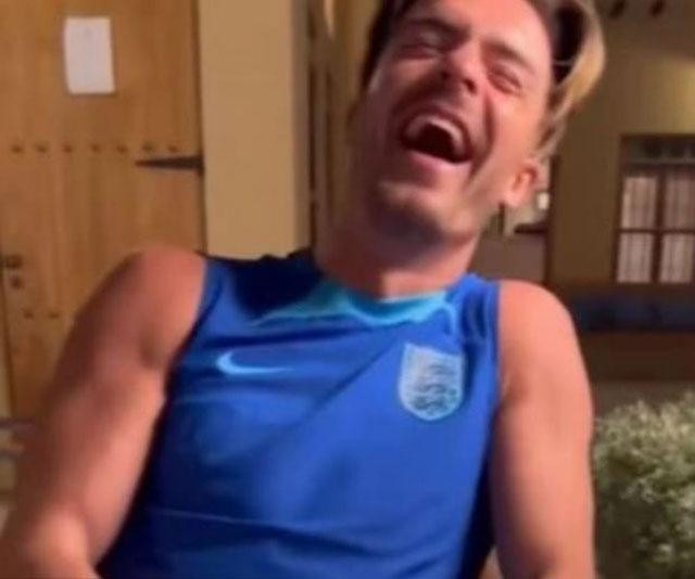 Jack Grealish cuoi khoai tra khi dong doi tuyen Anh bi chim ‘di bay’ len dau-Hinh-2