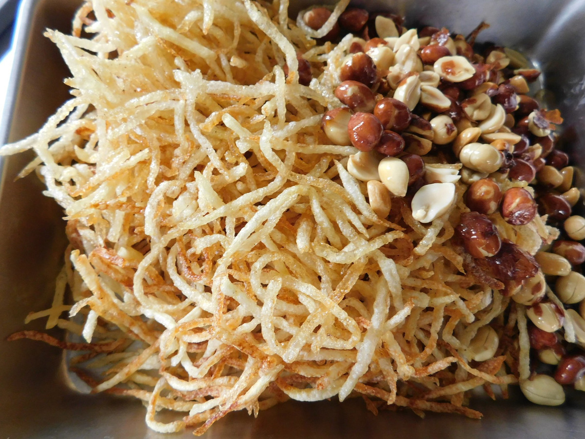 Mach ban cach lam mon khoai tay chien mam toi an cuc ngon-Hinh-6