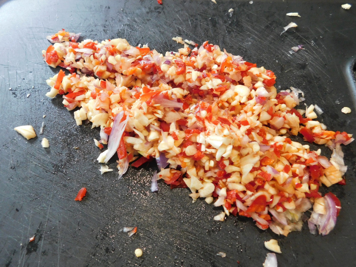 Mach ban cach lam mon khoai tay chien mam toi an cuc ngon-Hinh-2