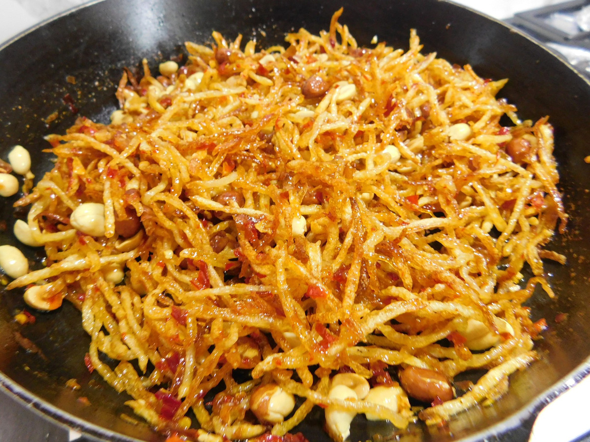 Mach ban cach lam mon khoai tay chien mam toi an cuc ngon-Hinh-8