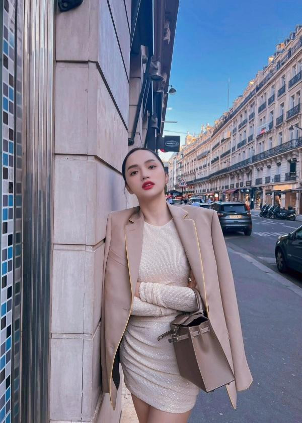 Huong Giang cam tui 600 trieu 'moi trom xoi' khien fan lo nom nop-Hinh-3