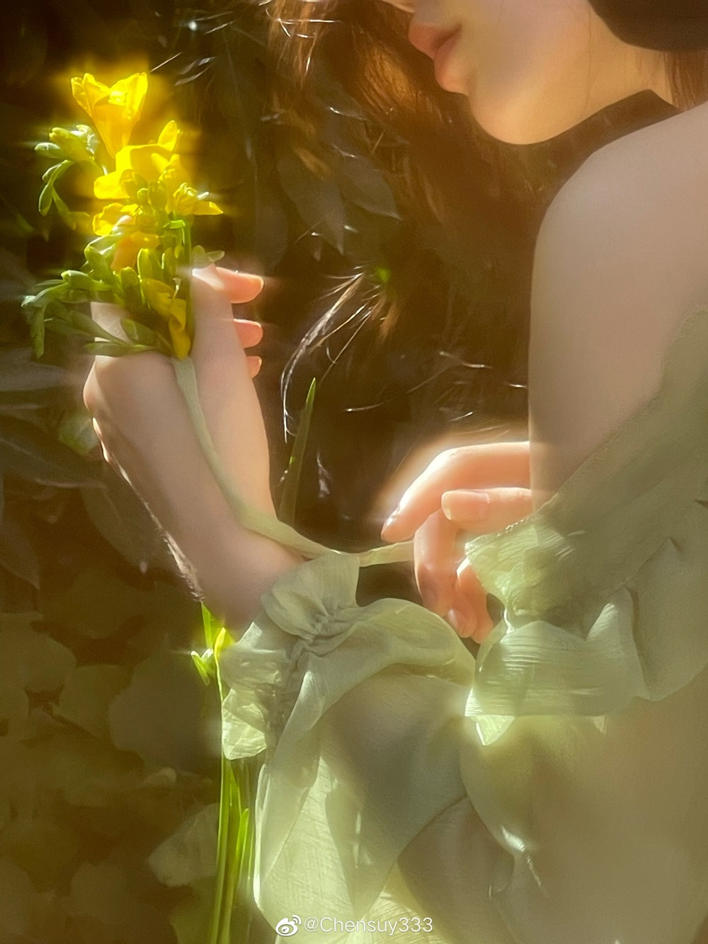 Loat thieu nu Trung Quoc gay nao loan mang xa hoi vi dam mong-Hinh-8