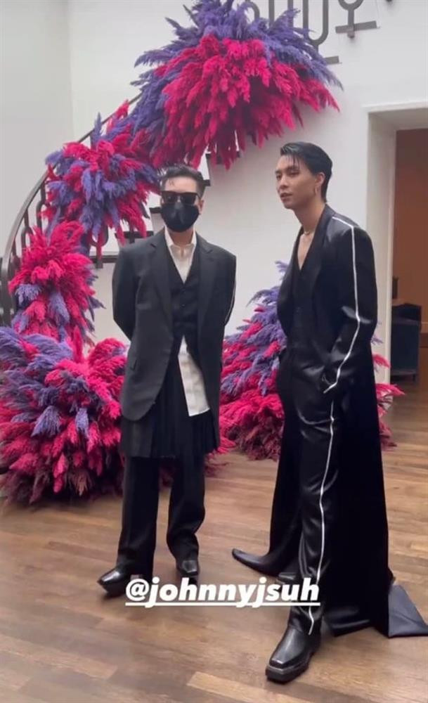 Johnny (NCT) dien do NTK goc Viet du Met Gala 2022-Hinh-2