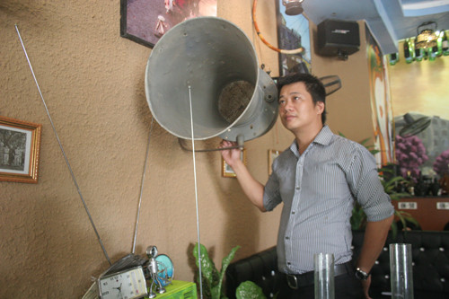 Chiếc còi hú trên tàu chiến Pháp đến xâm chiếm nước ta vẫn còn nguyên vẹn.