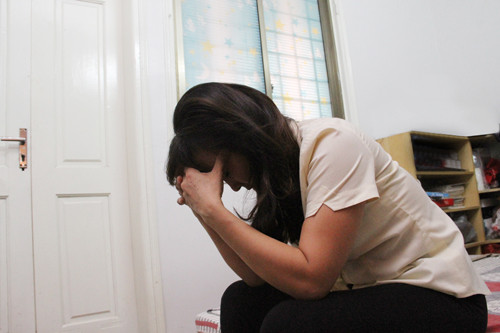 Thể can dương đầu thống biểu hiện chóng mặt, tối sầm mặt, đau đầu kiểu căng, ù tai...