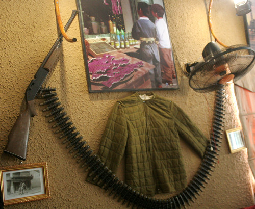 Quân trang của người lính.