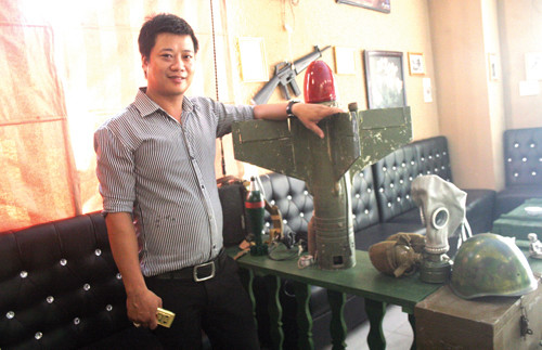 Anh Duy rất quý trọng chiếc vỏ đuôi tên lửa.