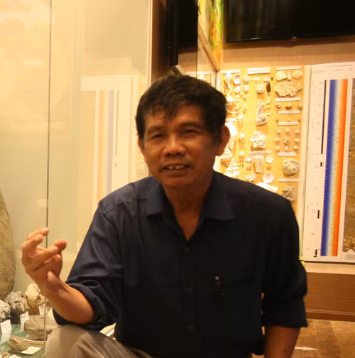 TS Nguyễn Hữu Hùng, người có nhiều nghiên cứu, tìm tòi trong lĩnh vực cổ sinh, địa tầng.
