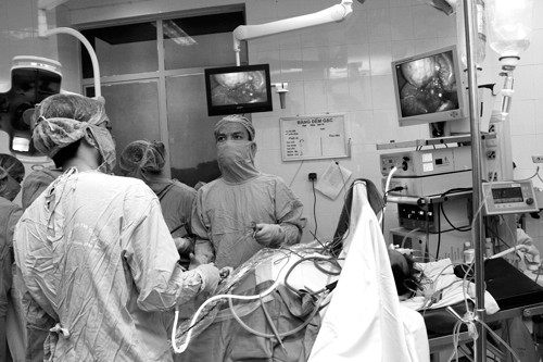 Nội soi ổ bụng để phát hiện viêm tụy cấp.