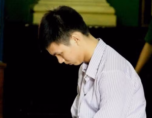 Đứa cháu ngoại mất tính người Phan Anh Tú tại tòa.