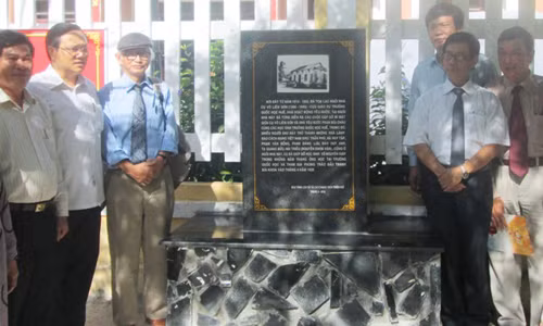 Can dung nguoi thay dang quy cua Dai tuong Vo Nguyen Giap