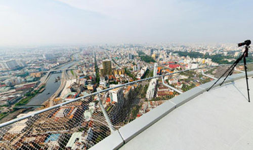 Bãi đáp này là sự kết hợp của trên 250 tấn kết cấu thép và hơn 4.000 bulông để liên kết.