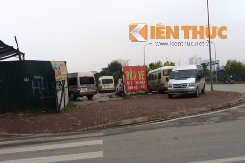 Tuy nhiên, vị này cũng thừa nhận, đến nay loạt hàng quán tại các dự án "vàng" vẫn chưa hề di chuyển.