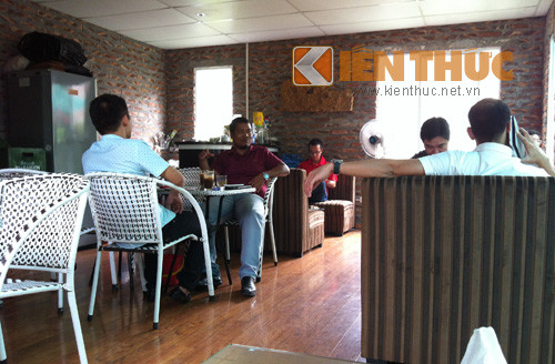 Quán còn được trang bị điều hòa và wifi rất tiện nghi.