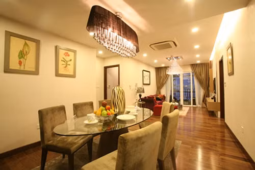 Các căn hộ tại Hòa Bình Green City được thiết kế và xây dựng theo đẳng cấp 6 sao với diện tích 63,5 đến 127,5 m2. Đặc biệt, đây là khu chung cư cao cấp đầu tiên được dát vàng 18K ở ban công, 24K hành lang và thang máy.