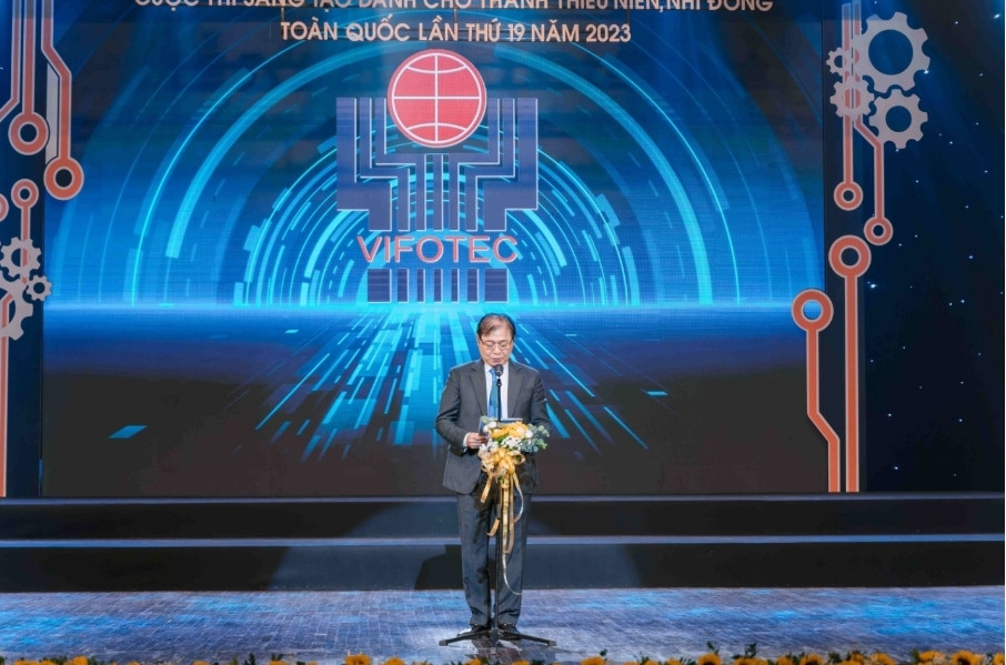 735 trieu dong trao cho 106 de tai doat giai Cuoc thi lan thu 19