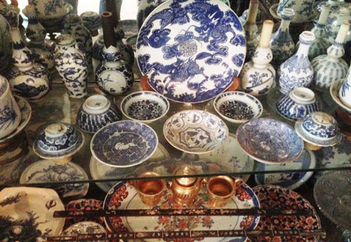 Những món đồ cổ từ lớn đến nhỏ được ông Cường sở hữu mà theo ông tất cả có giá trị lên đến trăm triệu USD.