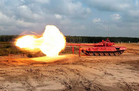 Xe tăng T-72 Nga khai hỏa trong cuộc đua xe tăng - bắn súng năm 2013.
