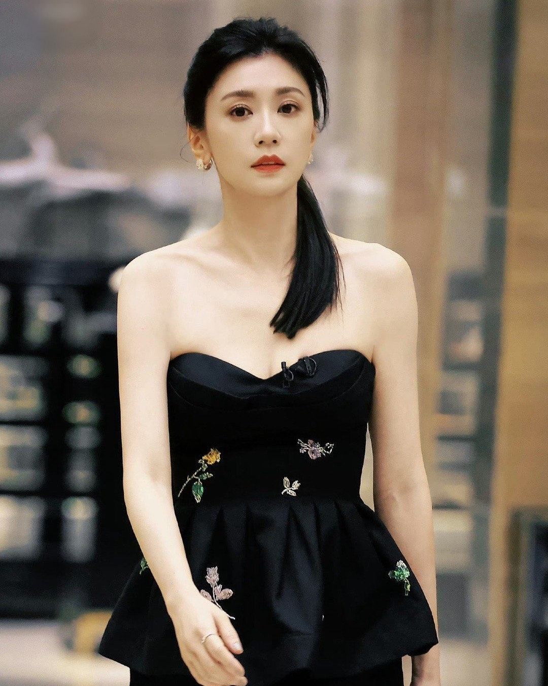 Ve quyen ru cua Gia Tinh Van - doi thu 'dap gio' cua Chi Pu