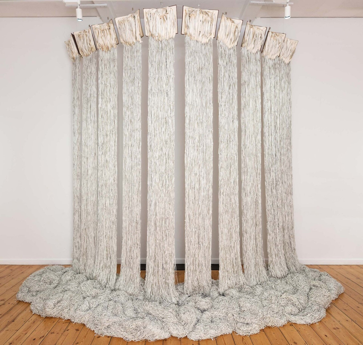 Hoi sinh nhung cuon sach bi bo roi thanh tac pham nghe thuat