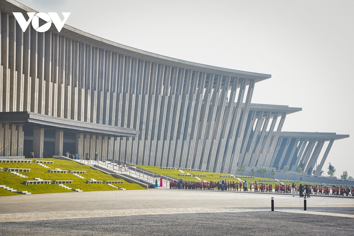 Hôm nay (1/11), Bảo tàng Lịch sử Quân sự Việt Nam mở cửa rộng rãi cho công chúng tại địa điểm mới.