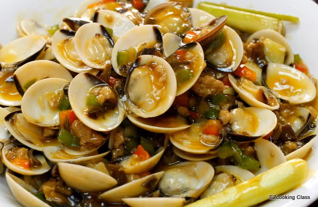 Ngao nướng hành mỡ.