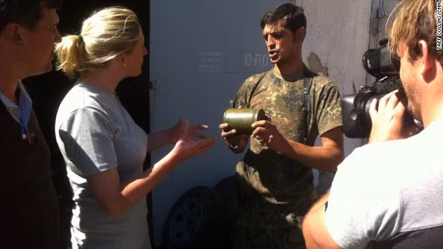 Phóng viên CNN phỏng vấn một chỉ huy phe ly khai.