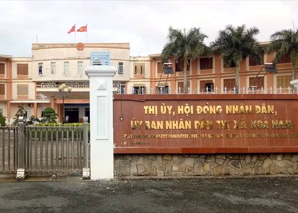 Đánh dân, Phó Chánh Thanh tra ở Sóc Trăng bị... hạ lương - Ảnh 1