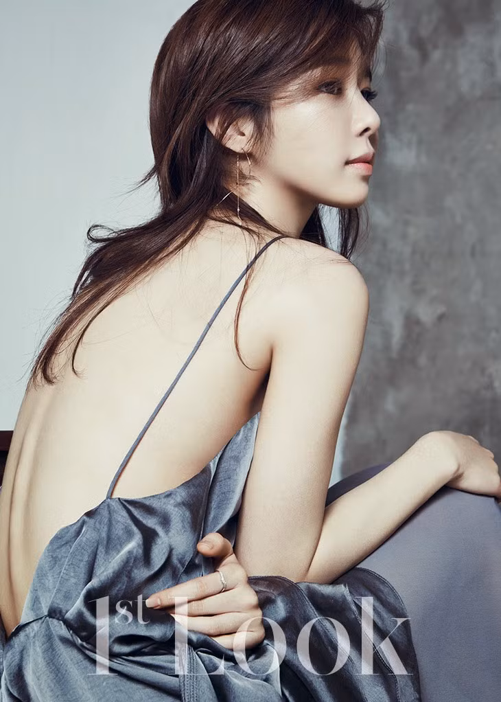 Nữ diễn viên 35 tuổi là gương mặt quen thuộc với khán giả yêu mến phim ảnh Hàn qua các tác phẩm Queen Inhyun's Man, Vì sao đưa anh tới, Goblin...