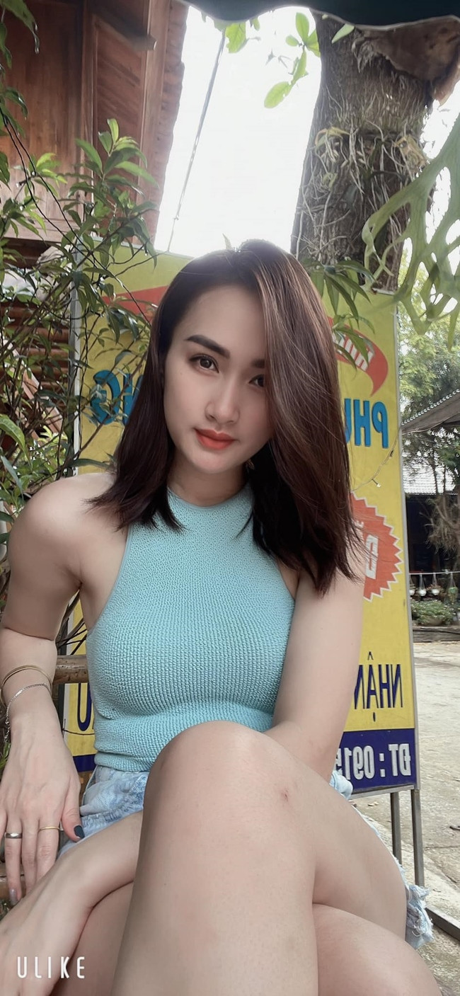 Từng đi múa và tiếp xúc cơ thể với bạn diễn nam nên bà xã Hà Việt Dũng hiểu công việc của chồng.