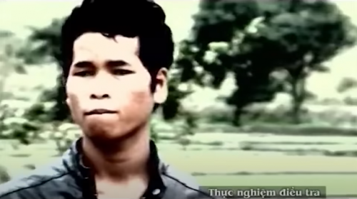 Y Hông khai, khoảng 10h ngày 15/12, sau khi đi sạ lúa thuê cho một gia đình trú cùng buôn, Y Hông về lại nhà chị gái HVai. Anh rể Y Hoa đang ở trong nhà gỗ nên Y Hông sang nhà xây bên cạnh để nghỉ ngơi.