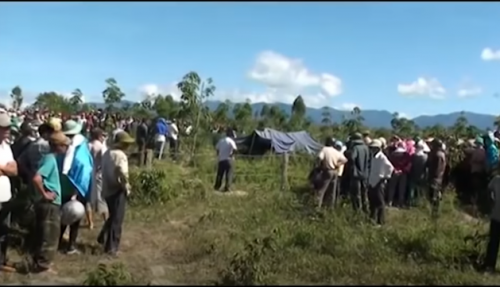 Sáng hôm sau, gia đình anh Y Siêng phải nhờ đến loa truyền thanh của xã để huy động mọi nguồn lực tìm kiếm. Và đến 8h cùng ngày, mọi người tìm thấy HQuyên tại khu rẫy trồng cao su của một gia đình ở cùng buôn. Tuy nhiên, cháu bé đã chết, bị hung thủ vùi xác xuống cái hố nhỏ, hai chân lòi lên mặt đất.