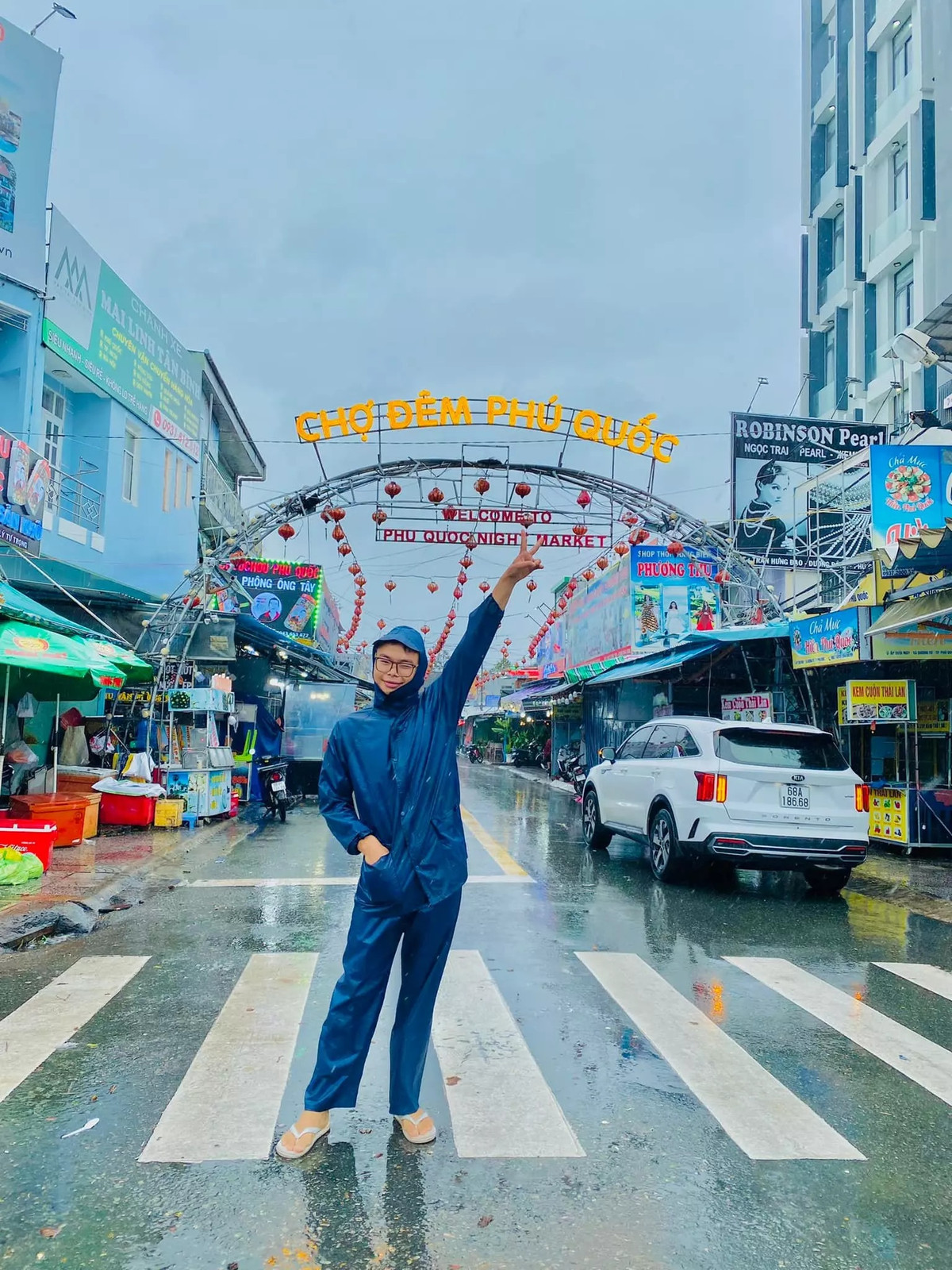 Ket o Phu Quoc, du khach mac ao mua check-in tu bai bien den cong vien-Hinh-4