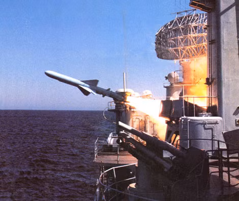 Các chuyên gia Trung Quốc cho rằng tên lửa diệt hạm trên tàu chiến nước này vượt trội tàu Nhật, điều này thì đúng.