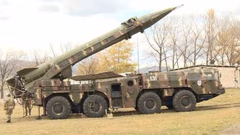 Thời điểm đó, Liên Xô đang tìm kiếm phương tiện răn đe, tấn công hiểm hơn so với tổ hợp tên lửa 9K72 Elbrus (NATO hay Mỹ thường gọi chủ yếu bằng cái tên Scud).