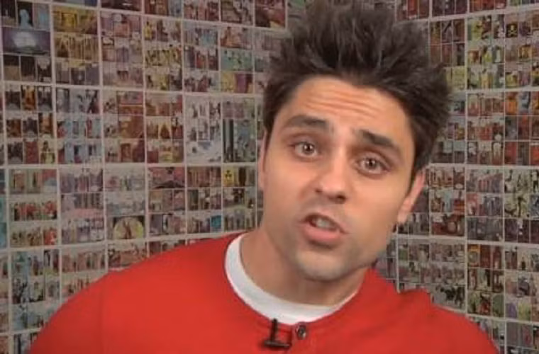Ray William Johnson là 1 Blogger nổi tiếng chuyên đăng tải các video hài hước lên youtube. Nhờ tài ăn nói cũng như khả năng viết kịch bản đầy sáng tạo của mình, các video cảu ray đã có được 2.6 tỷ lượt xem với 18.2 triệu USD tiền quảng cáo.