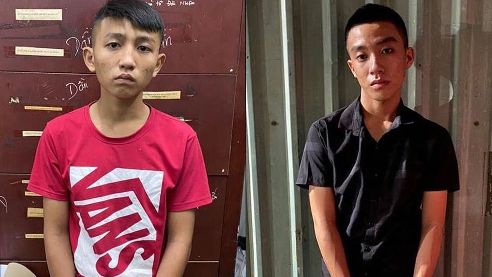 Bat 2 ke giat tui xach khien nguoi phu nu dap dau xuong duong