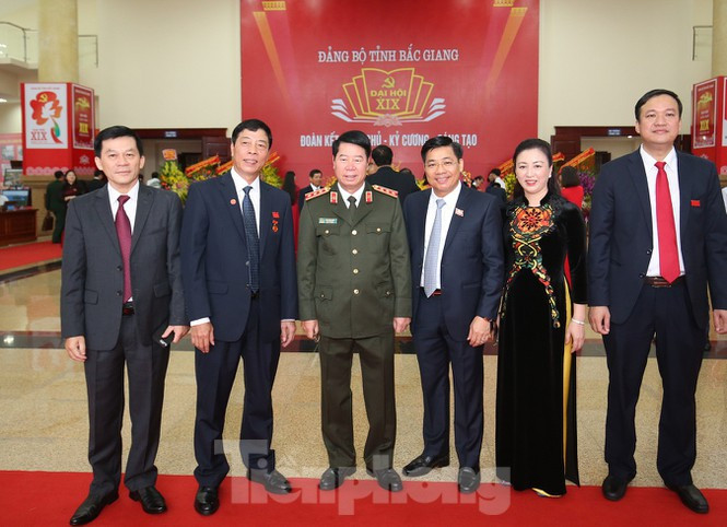 Bí thư Trung ương Đảng Nguyễn Hòa Bình chỉ đạo Đại hội Đảng bộ Bắc Giang - Hình 7 Bi thu Trung uong Dang Nguyen Hoa Binh chi dao Dai hoi Dang bo Bac Giang-Hinh-7