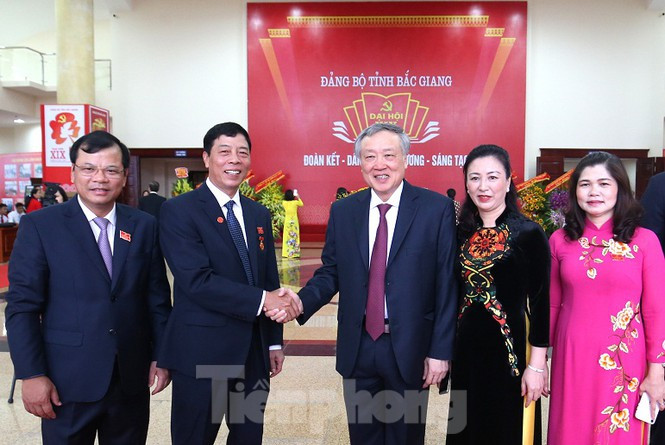 Bí thư Trung ương Đảng Nguyễn Hòa Bình chỉ đạo Đại hội Đảng bộ Bắc Giang Bi thu Trung uong Dang Nguyen Hoa Binh chi dao Dai hoi Dang bo Bac Giang