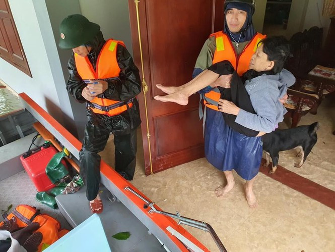 ##s###Theo báo cáo nhanh của Văn phòng Thường trực Ban Chỉ huy PCTT &amp;TKCN tỉnh, tính đến chiều 19/10, Hà Tĩnh đã sơ tán được 25.548 người dân về vị trí an toàn.