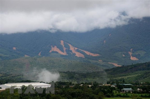 Quang Tri: Nui Ta Bang nut dai 200m, di doi khan cap 165 nguoi dan