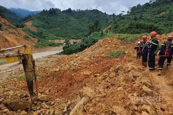 Sat lo thuy dien Rao Trang 3: Tim thay thi the 1 cong nhan