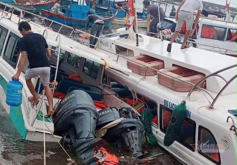 Nhiều tàu du lịch bị hư hại nặng