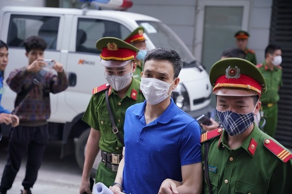 Nguoi dan ong 'bi an' vang mat o phien xu vu Tran Bac Ha-Hinh-3