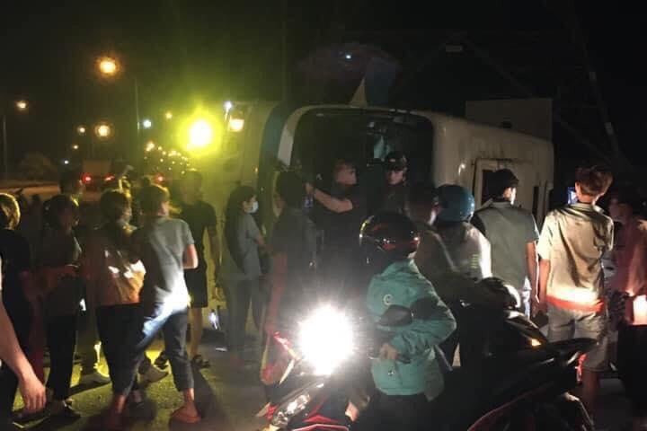 Quan long dang di xe may 