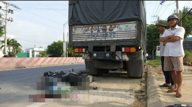 Tông vào đuôi xe tải đang dừng ven đường, nam thanh niên tử vong tại chỗ Tong vao duoi xe tai dang dung ven duong, nam thanh nien tu vong tai cho