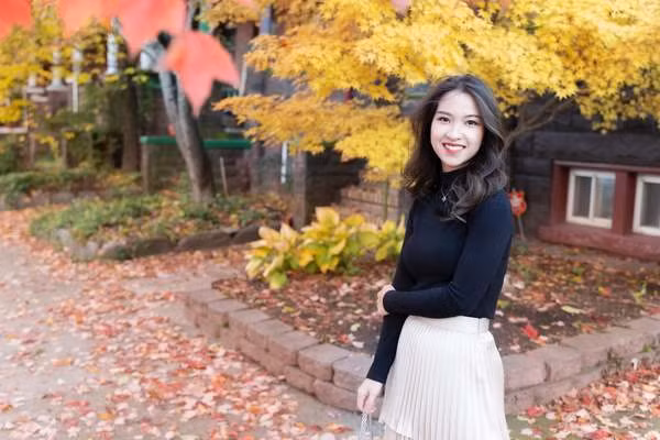 9X xinh dep sau 5 nam gianh hoc bong 9,3 ty den Johns Hopkins