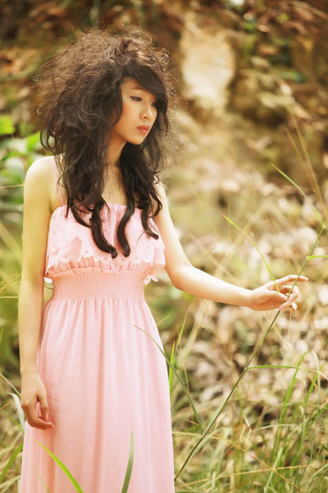 Một Hải Nguyên nữ tính và đượm buồn hiện tại