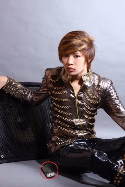 Gần đây Hải Nguyên gây choáng khi sử dụng chiếc điện thoại 30.000 đô-la