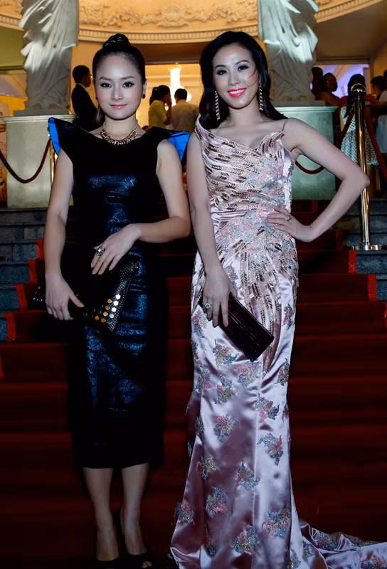 Từ khi đăng quang Hoa hậu Phu nhân người Việt thế giới, Thu Hoài rất đắt show sự kiện